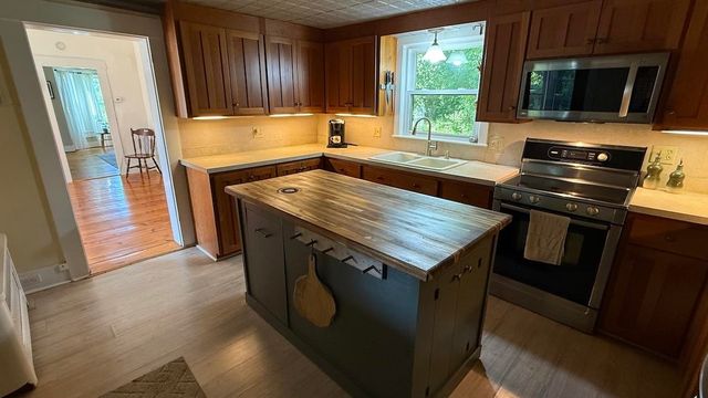9 Old Main Street, Warner, NH 03278