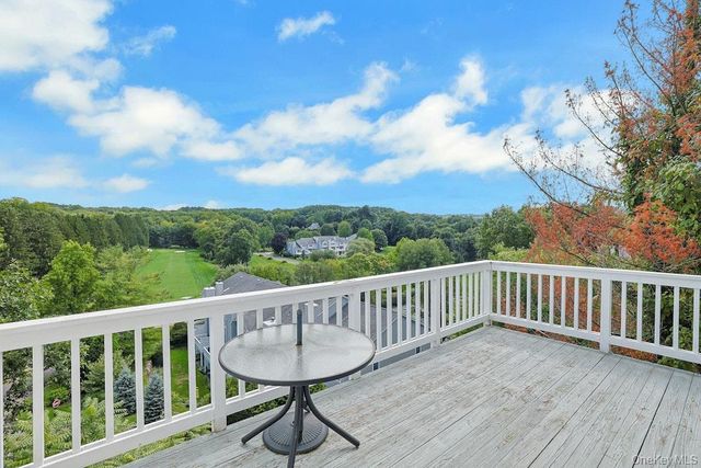 29 Country Club Lane, Pleasantville, NY 10570