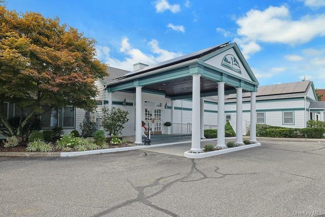 29 Country Club Lane, Pleasantville, NY 10570