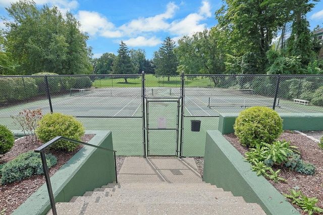 29 Country Club Lane, Pleasantville, NY 10570