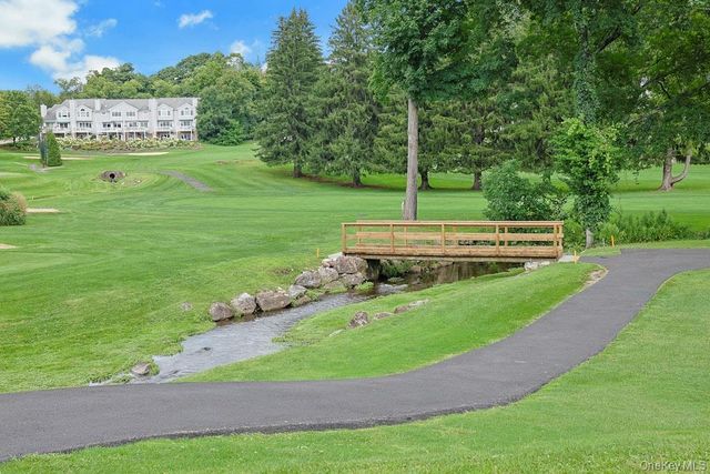 29 Country Club Lane, Pleasantville, NY 10570