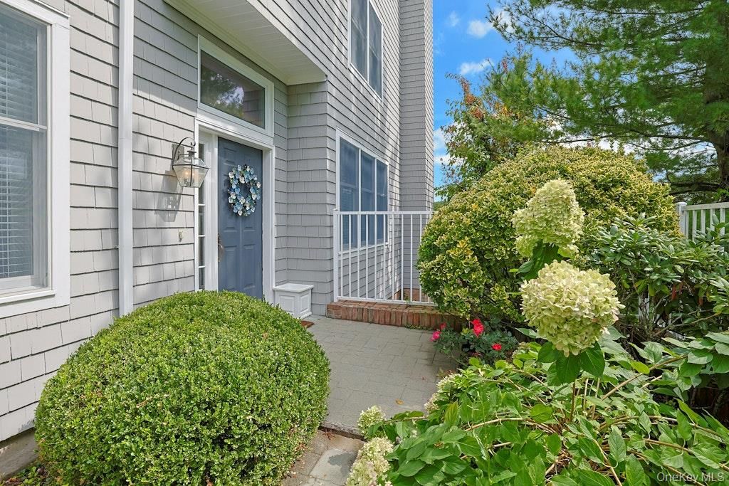 29 Country Club Lane, Pleasantville, NY 10570 — exterior