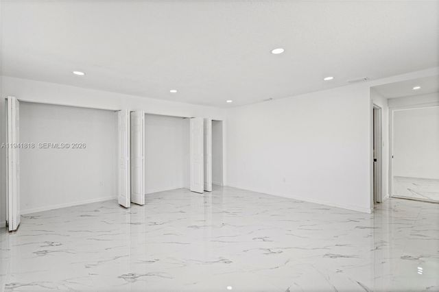 988 NW 10th St, Hallandale Beach, FL 33009