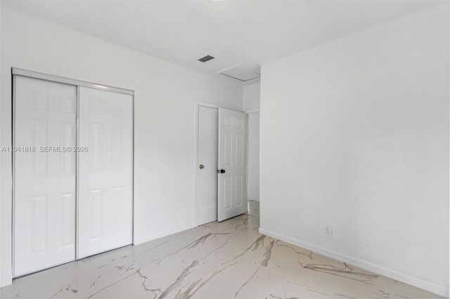 988 NW 10th St, Hallandale Beach, FL 33009