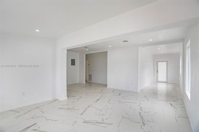 988 NW 10th St, Hallandale Beach, FL 33009