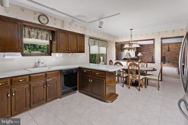 93 PETER RAFFERTY DR, Hamilton, NJ 08690