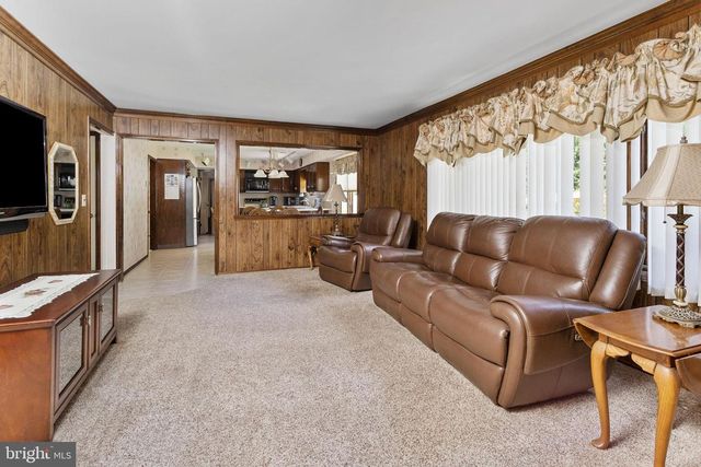 93 PETER RAFFERTY DR, Hamilton, NJ 08690