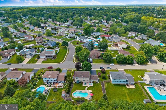 93 PETER RAFFERTY DR, Hamilton, NJ 08690