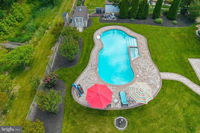 93 PETER RAFFERTY DR, Hamilton, NJ 08690