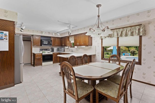 93 PETER RAFFERTY DR, Hamilton, NJ 08690