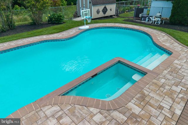 93 PETER RAFFERTY DR, Hamilton, NJ 08690