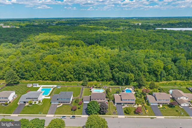 93 PETER RAFFERTY DR, Hamilton, NJ 08690