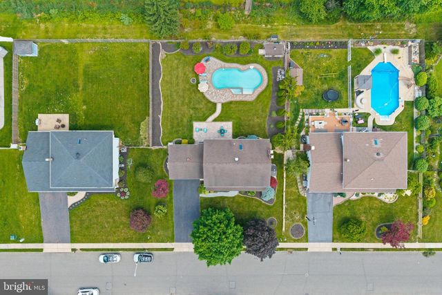 93 PETER RAFFERTY DR, Hamilton, NJ 08690