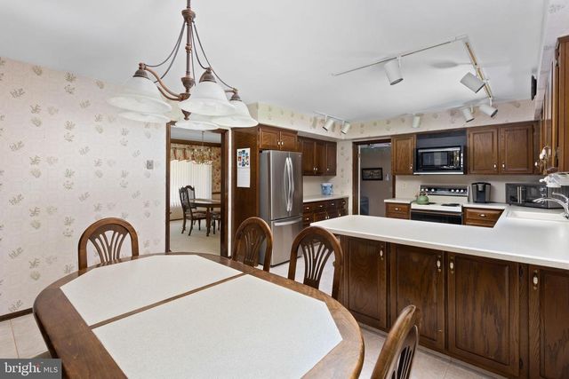 93 PETER RAFFERTY DR, Hamilton, NJ 08690