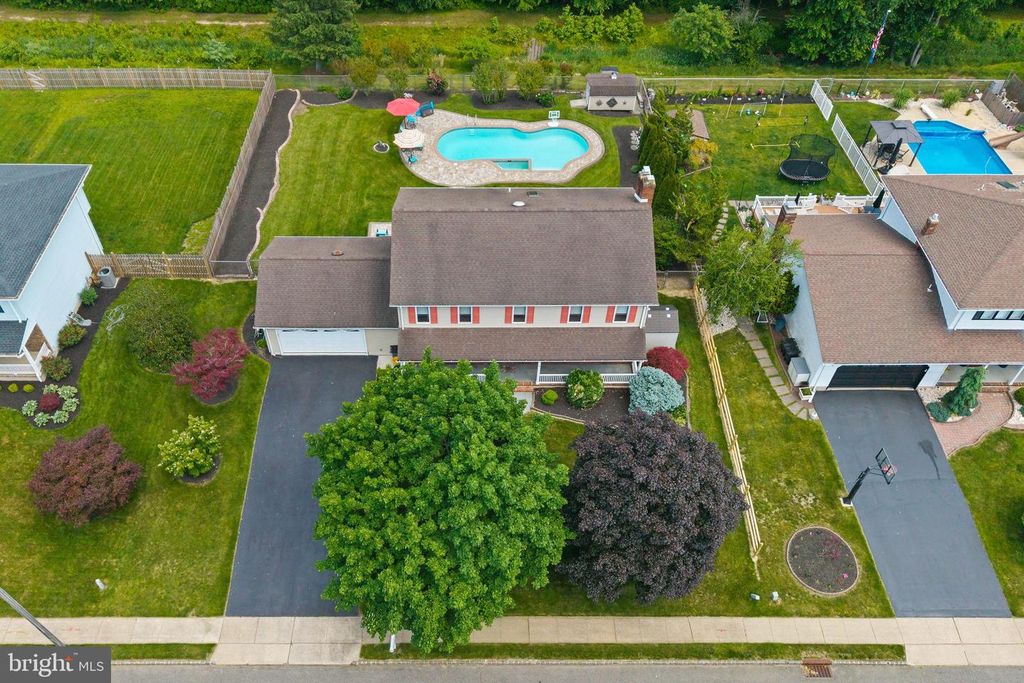 93 PETER RAFFERTY DR, Hamilton, NJ 08690