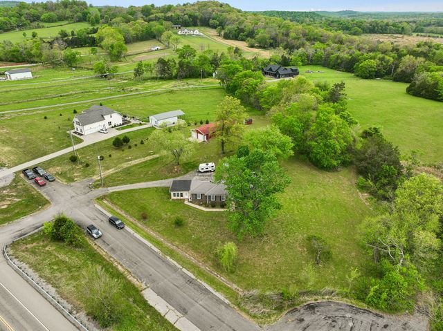 7102 Hartsville Pike, Lebanon, TN 37087