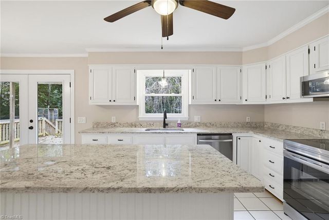 462 Knightwood Court, Kernersville, NC 27284