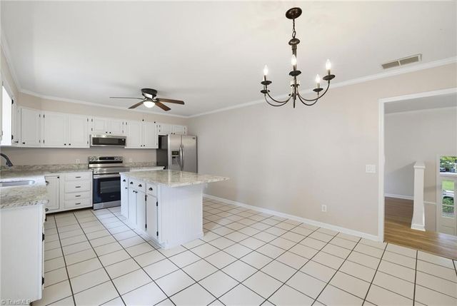 462 Knightwood Court, Kernersville, NC 27284
