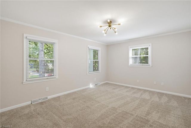 462 Knightwood Court, Kernersville, NC 27284
