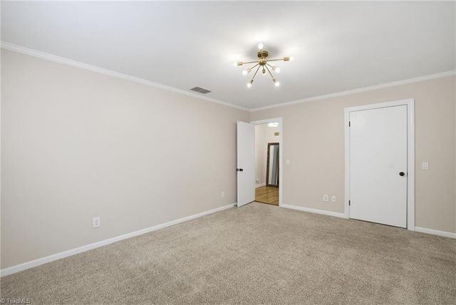 462 Knightwood Court, Kernersville, NC 27284