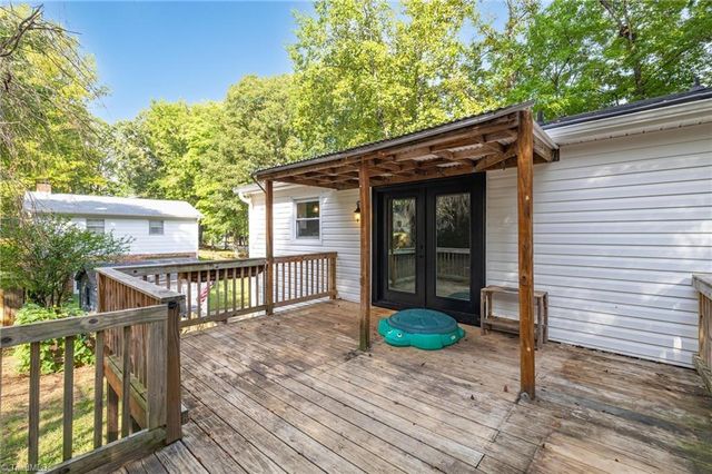 462 Knightwood Court, Kernersville, NC 27284