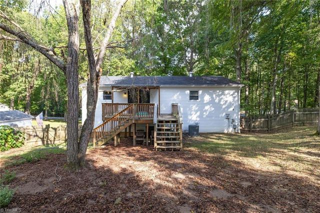 462 Knightwood Court, Kernersville, NC 27284