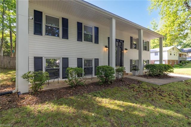 462 Knightwood Court, Kernersville, NC 27284