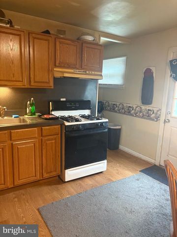 400 LOUISE AVE, Croydon, PA 19021