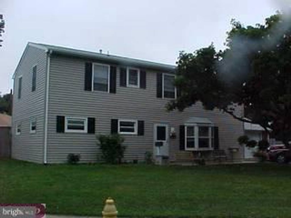 400 LOUISE AVE, Croydon, PA 19021