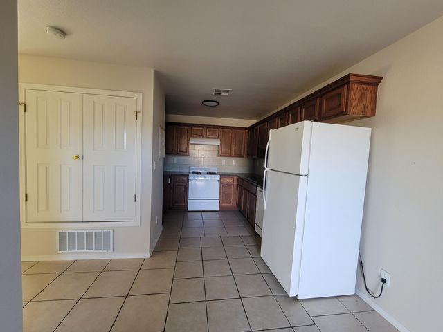 10051 RAILROAD Drive 802, El Paso, TX 79924