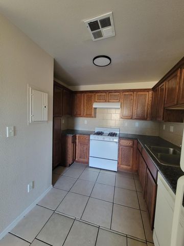 10051 RAILROAD Drive 802, El Paso, TX 79924
