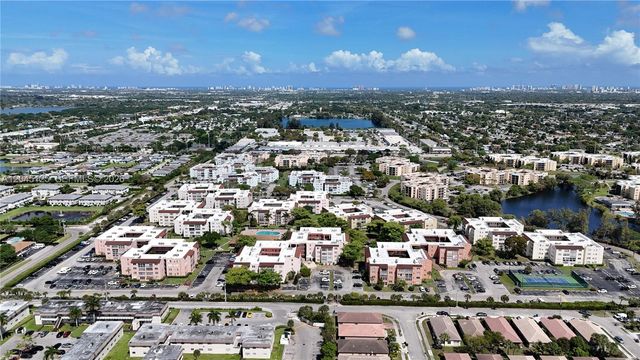 2861 Somerset Dr 301, Lauderdale Lakes, FL 33311
