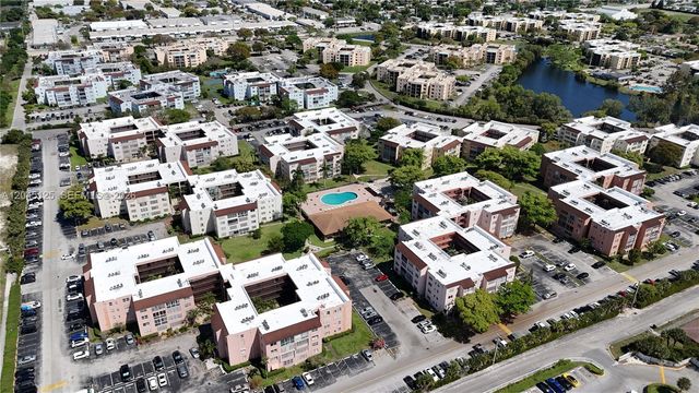 2861 Somerset Dr 301, Lauderdale Lakes, FL 33311