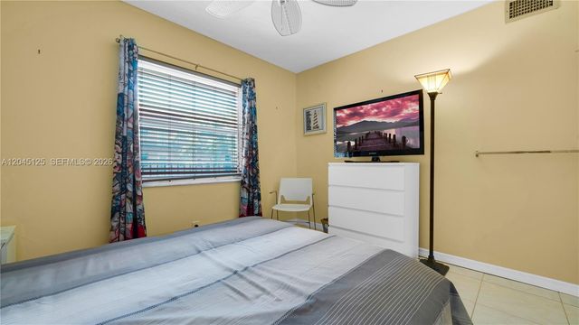 2861 Somerset Dr 301, Lauderdale Lakes, FL 33311