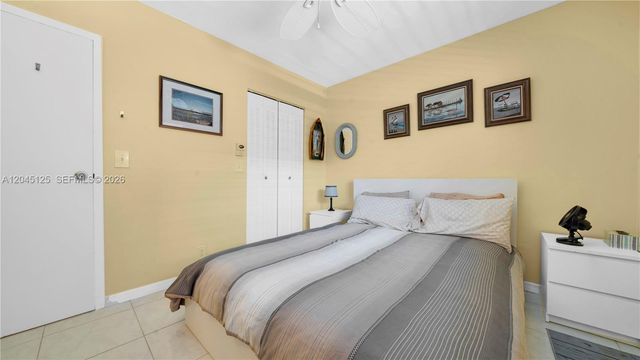 2861 Somerset Dr 301, Lauderdale Lakes, FL 33311