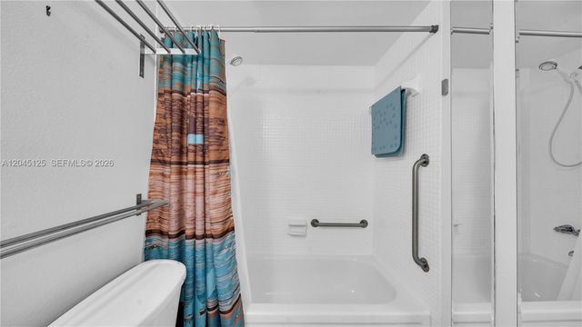 2861 Somerset Dr 301, Lauderdale Lakes, FL 33311
