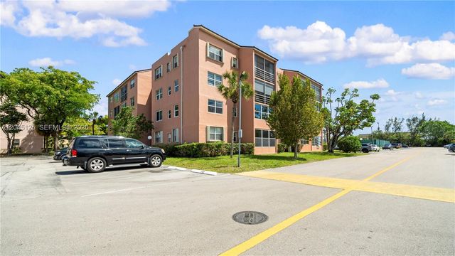 2861 Somerset Dr 301, Lauderdale Lakes, FL 33311