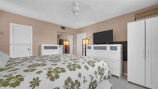 2861 Somerset Dr 301, Lauderdale Lakes, FL 33311