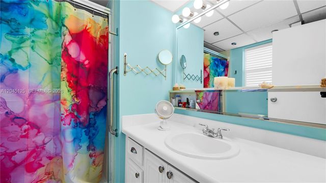 2861 Somerset Dr 301, Lauderdale Lakes, FL 33311