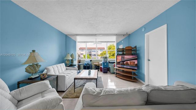 2861 Somerset Dr 301, Lauderdale Lakes, FL 33311