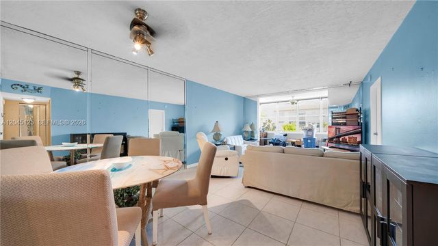2861 Somerset Dr 301, Lauderdale Lakes, FL 33311