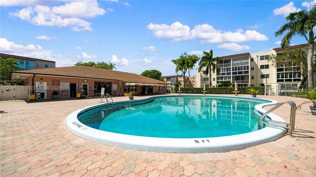 2861 Somerset Dr 301, Lauderdale Lakes, FL 33311