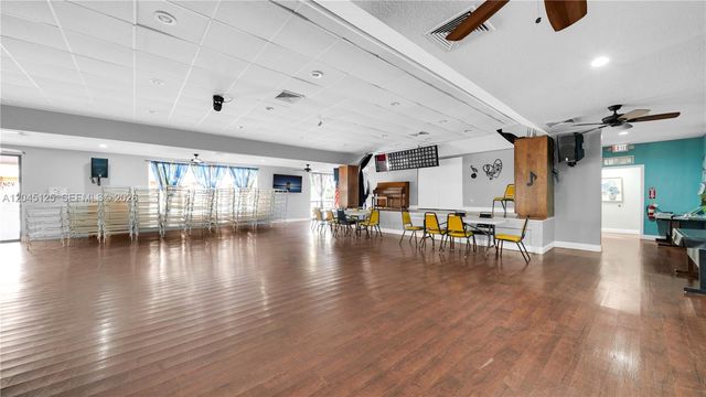 2861 Somerset Dr 301, Lauderdale Lakes, FL 33311