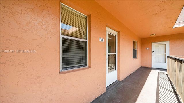 2861 Somerset Dr 301, Lauderdale Lakes, FL 33311