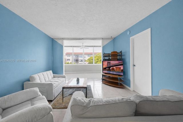 2861 Somerset Dr 301, Lauderdale Lakes, FL 33311