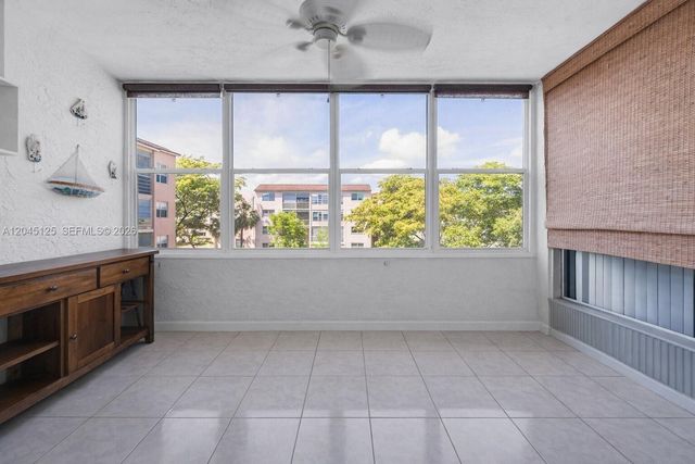 2861 Somerset Dr 301, Lauderdale Lakes, FL 33311