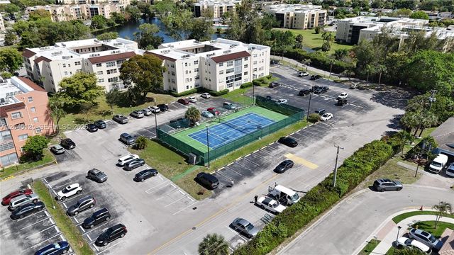 2861 Somerset Dr 301, Lauderdale Lakes, FL 33311