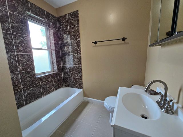834 N Christiana Avenue 3, Chicago, IL 60651