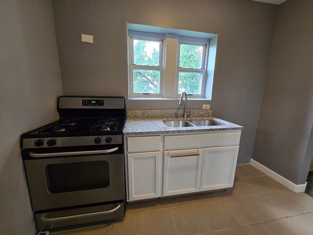 834 N Christiana Avenue 3, Chicago, IL 60651