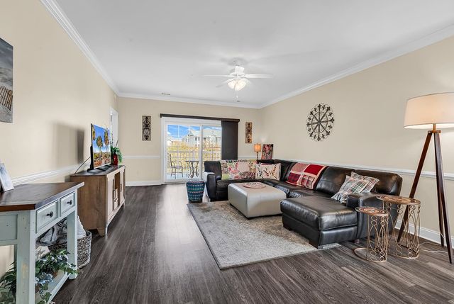 4879 Luster Leaf Cir Apt 305, Myrtle Beach, SC 29577